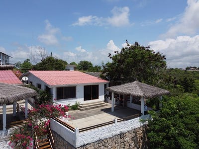 /international/ec/punta-blanca-entrance-6-house-with-3-bedrooms-within-a-closed-complex-and-in-an-area-of-a-a-high-capital-gains-punta-blanca-santa-elena-province-120088331243/