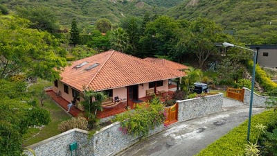 /international/ec/turn-key-furnished-home-on-1-689-m²-in-hacienda-san-joaquin-hacienda-san-joaquin-loja-310107787895/