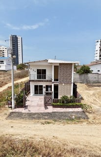 /international/ec/punta-blanca-entrance-6-2-level-house-with-6-bedrooms-with-their-own-bathroom-swimming-pool-and-in-an-area-of-a-a-high-capital-gains-punta-blanca-santa-elena-province-120088273929/
