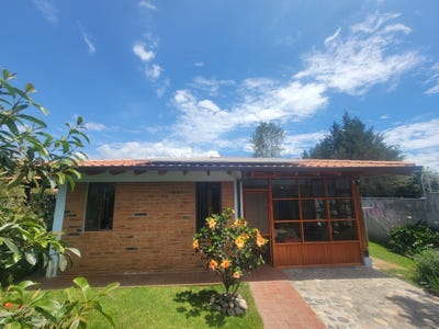 /international/ec/cotacachi-cotacachi-imbabura-province-310107325125/