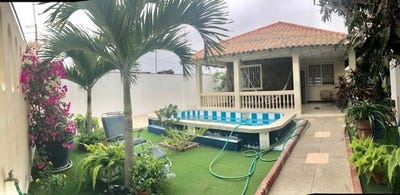 /international/ec/chipipe-beautiful-house-with-swimming-pool-3-blocks-from-the-beach-salinas-santa-elena-province-310104855995/