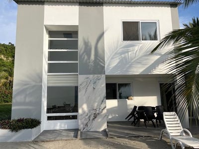 /international/ec/beachfront-vacation-home-beautifully-maintained-lot-a2-1-el-matal-manabi-province-310100603091/