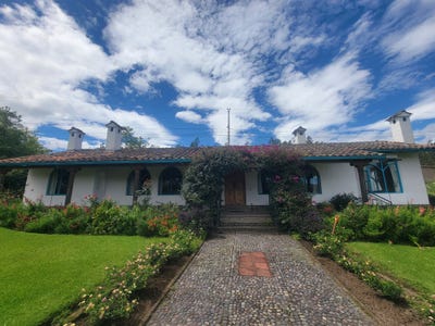 /international/ec/via-a-quichinche-otavalo-imbabura-province-310108051297/