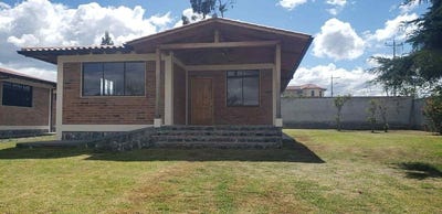 /international/ec/house-for-sale-in-cotacachi-cotacachi-calle-alejandro-proano-cotacachi-imbabura-province-120094890422/