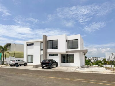 /international/ec/modern-coastal-living-furnished-2-bedroom-condo-in-ciudad-del-mar-manta-manta-manabi-province-310096132026/