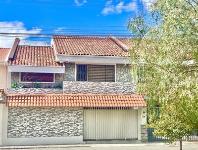 /international/ec/las-palmeras-enchanting-las-palmeras-home-in-san-sebastian-calle-las-palmeras-cuenca-azuay-310107787890/