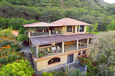 /international/ec/upscale-2-home-estate-in-a-gated-community-with-rental-income-opportunities-hacienda-san-joaquin-loja-310101059404/?lang=zh-cn