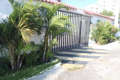 /international/ec/puerto-lucia-salinas-feel-the-ocean-breezes-enjoy-the-tranquility-of-the-beach-without-the-huge-crowds-salinas-santa-elena-province-120048878290/