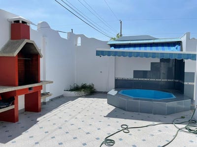 /international/ec/small-yet-cozy-beach-home-punta-carnero-santa-elena-province-120076698688/