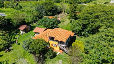 /international/ec/natural-property-with-two-homes-and-mostly-flat-land-in-the-las-vegas-sector-cucanama-loja-310106220927/