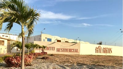 /international/ec/atlantis-you-can-feel-good-in-this-family-home-punta-carnero-santa-elena-province-120076243842/