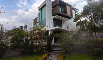 /international/ec/beautiful-modern-style-home-san-antonio-imbabura-province-310107644497/