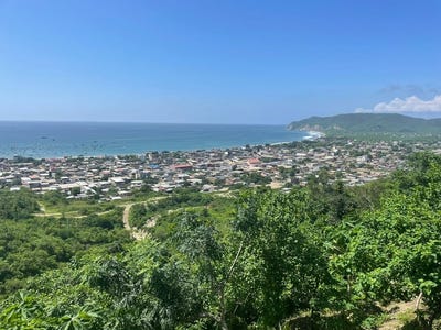/international/ec/new-price-breathtaking-beach-views-from-this-mountain-top-home-puerto-lopez-manabi-province-120090671472/