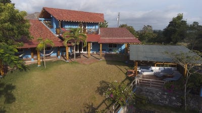 /international/ec/la-casa-azul-the-blue-home-olon-santa-elena-province-310107294261/