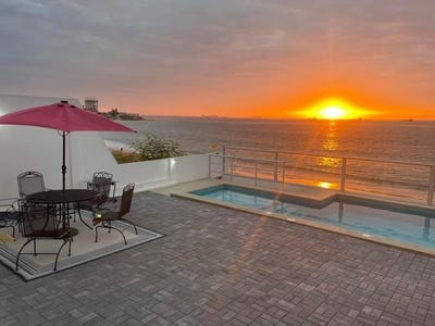 /international/ec/unique-luxury-oceanfront-home-with-infinity-pool-direct-beach-access-and-unobstructed-ocean-views-ballenita-santa-elena-province-120092129799/