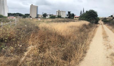 /international/ec/punta-blanca-high-and-flat-land-3-blocks-from-the-beachpuerta-1-punta-blanca-santa-elena-province-120042756455/