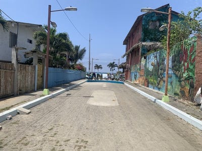 /international/ec/beachfront-house-on-the-san-jose-malecon-reduced-price-san-jose-santa-elena-province-120072796527/