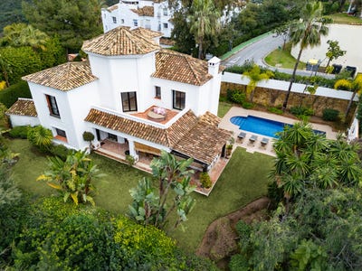 /international/es/mediterranean-golfside-living-in-the-heart-of-la-quinta-benahavis-benahavis-el-herrojo-malaga-spain-benahavis-andalusia-310109079689/