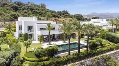 /international/es/casares-andalusia-310100860892/