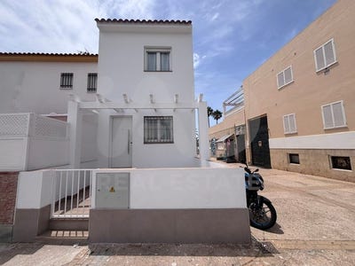 /international/es/calle-ballena-isla-cristina-andalusia-310109073641/?lang=th