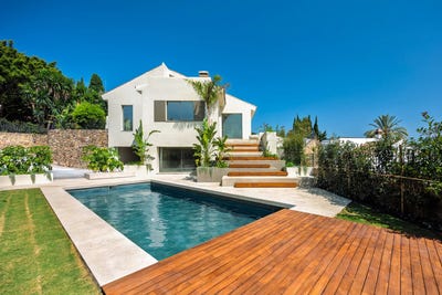 /international/es/balinese-inspired-contemporary-villa-in-haza-del-conde-nueva-andalucia-marbella-nueva-andalucia-malaga-spain-marbella-valencian-community-310108407746/