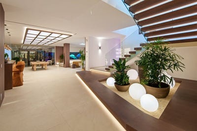 /international/es/nueva-andalucia-andalusia-310108407496/