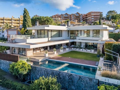 /international/es/frontline-golf-contemporary-villa-with-panoramic-views-in-los-naranjos-nueva-andalucia-marbella-nueva-andalucia-malaga-spain-marbella-valencian-community-310108929509/?lang=es