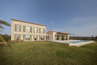 /international/es/porreres-balearic-islands-310105422125/