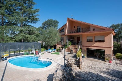 /international/es/veinat-de-creu-de-serra-catalonia-310100760722/