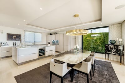 /international/es/avenida-del-golf-marbella-andalusia-310101443789/?lang=zh-cn