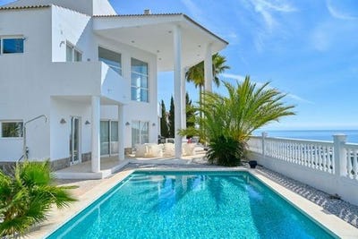 /international/es/algarrobo-andalusia-310108812519/