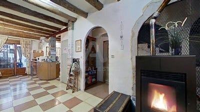 /international/es/carrer-de-balmes-palau-d-anglesola-el-catalonia-310107674717/