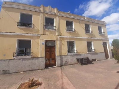 /international/es/paseo-del-general-benavides-baneza-la-castile-and-leon-310106968418/
