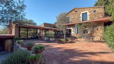 /international/es/mont-ras-catalonia-120089449621/