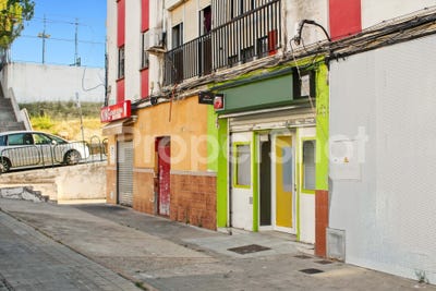/international/es/calle-elena-montagut-2-huelva-andalusia-310103781328/