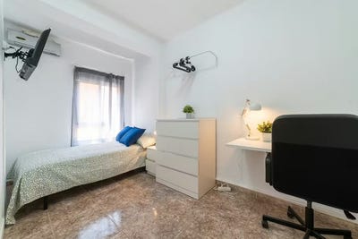 /international/es/carrer-verge-de-l-olivar-torrent-valencian-community-310093855473/