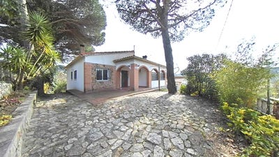 /international/es/riells-i-viabrea-catalonia-310107522487/