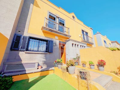 /international/es/santa-cruz-de-tenerife-canary-islands-310098610182/