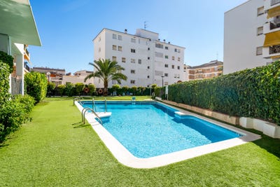 /international/es/carrer-de-la-sinia-morera-sitges-catalonia-310110285552/