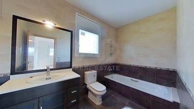 /international/es/avinguda-de-sant-josep-bellvei-catalonia-310108922776/