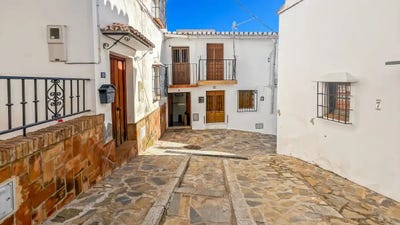/international/es/comares-andalusia-310105758808/