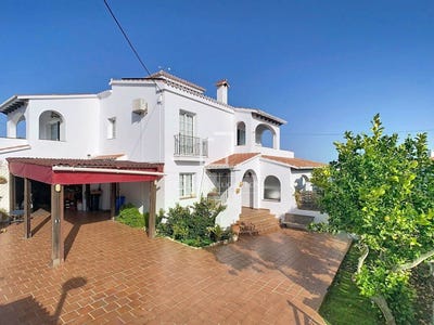 /international/es/es-castell-balearic-islands-310104338779/