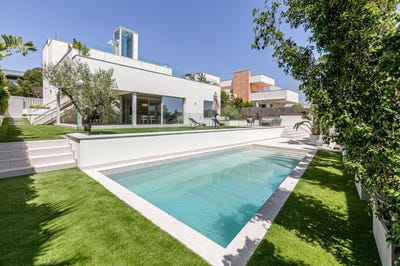 /international/es/carrer-de-margarida-xirgu-sitges-catalonia-310103992940/