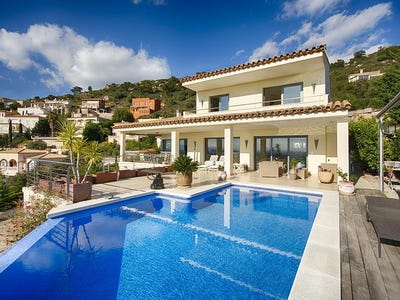 /international/es/palau-saverdera-catalonia-310109965865/