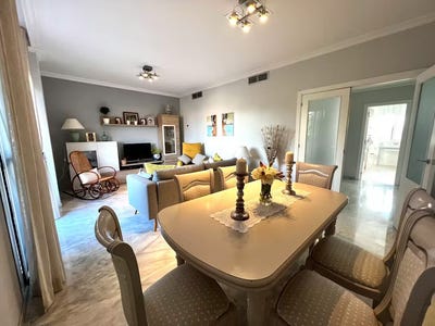 /international/es/plaza-amorios-sevilla-andalusia-310093849011/