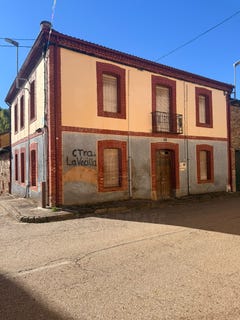 /international/es/calle-la-iglesia-matallana-de-torio-castile-and-leon-310119997966/