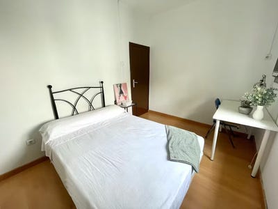 /international/es/calle-juan-diaz-de-solis-sevilla-andalusia-310095318792/