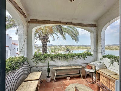 /international/es/es-mercadal-balearic-islands-310100857135/