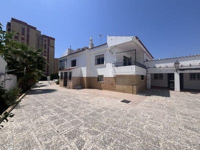 /international/es/avenida-de-el-terron-lepe-andalusia-310110285551/