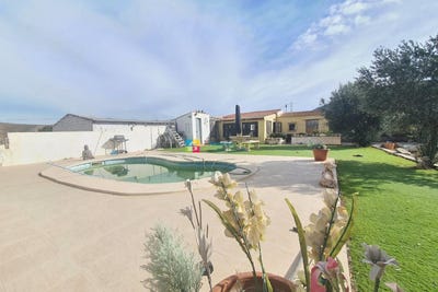 /international/es/albox-andalusia-120088881445/